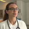 La jolie Marine Lorphelin, en quatrième année de médecine, lors de son stage aux urgences du Centre de la Polynésie française