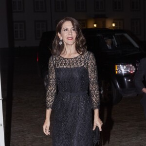 La princesse Mary de Danemark arrive à un concert et à un dîner en l'honneur du secteur du tourisme au palais de Fredensborg, le 10 novembre 2015.