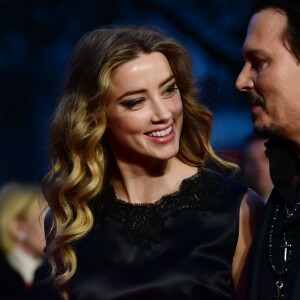 Johnny Depp et sa femme Amber Heard - Avant-première du film "Black Mass" lors du Festival BFI à Londres, le 11 octobre 2015.