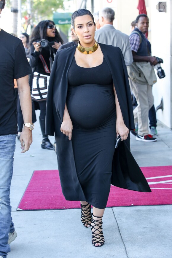 Kim Kardashian, enceinte de son deuxième enfant, à Los Angeles le 9 novembre 2015.