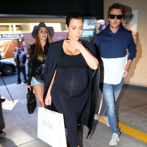 Kim Kardashian, enceinte de son deuxième enfant, à Los Angeles le 9 novembre 2015.