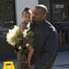 Kanye West et sa fille North à Los Angeles, le  11 novembre 2015.