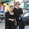 Kim Kardashian, enceinte, est allée déjeuner avec son ami Jonathan Cheban au restaurant ‘La Scala' à Beverly Hills. Le 9 novembre 2015.