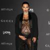 Kim Kardashian, enceinte, assiste au gala Art+Film 2015 du LACMA. Le 7 novembre 2015.