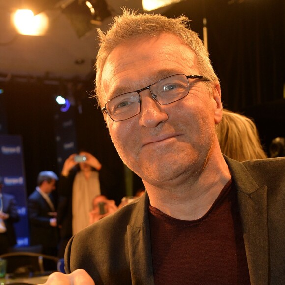 Exclusif - Laurent Ruquier - Les journalistes et chroniqueurs souhaitent un bon anniversaire à Europe 1 à l'occasion de la journée spéciale des 60 ans de la radio à Paris. Le 4 février 2015.