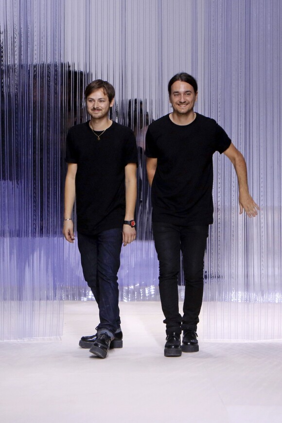 Les stylistes Alexis Martial et Adrien Caillaudaud - Défilé de mode "Carven" prêt-a-porter printemps-été 2016 "Carven" à Paris le 1 octobre 2015.