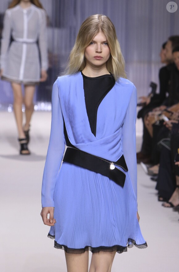 Défilé de mode "Carven" prêt-a-porter printemps-été 2016 "Carven" à Paris le 1 octobre 2015.  "Carven" summer/spring 2016 Ready-to-Wear Fashion Collection Presented in Paris during the fashion week in Paris. On october 1 2015.02/10/2015 - Paris