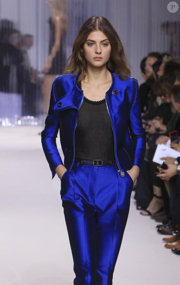 Défilé de mode "Carven" prêt-a-porter printemps-été 2016 "Carven" à Paris le 1 octobre 2015.  "Carven" summer/spring 2016 Ready-to-Wear Fashion Collection Presented in Paris during the fashion week in Paris. On october 1 2015.02/10/2015 - Paris