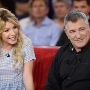 Jean-Marie Bigard et sa femme Lola Marois, dans Vivement Dimanche à Paris le 6 octobre 2015.