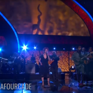 Natalia Lafourcade sur la scène de la 16e cérémonie des Latin Grammy Awards, le 19 novembre 2015.