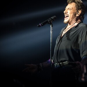 Exclusif - Johnny Hallyday en concert sur la scène de l'Arena à Genève. Le 3 novembre 2015 © Cyril Moreau / Bestimage
