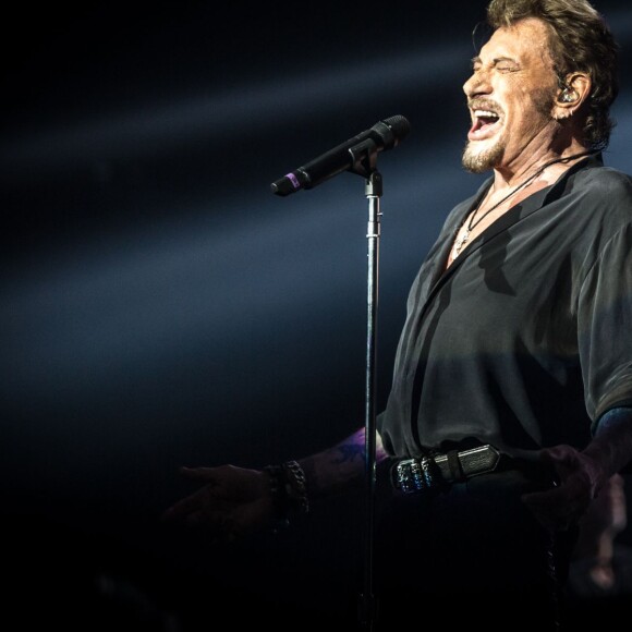 Exclusif - Johnny Hallyday en concert sur la scène de l'Arena à Genève. Le 3 novembre 2015 © Cyril Moreau / Bestimage