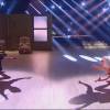 Loïc Nottet et Denitsa Ikonomova dans Danse avec les stars 6, sur TF1, le 21 novembre 2015.