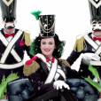 Katy Perry est la star de la nouvelle collection de Noël de la marque H&amp;M dont la vidéo promotionnelle vient tout juste d'être dévoilée.
