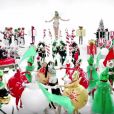 Katy Perry - Image extraite de la vidéo promotionnelle de la nouvelle collection de vêtements H&amp;M pour Noël postée sur Youtube.