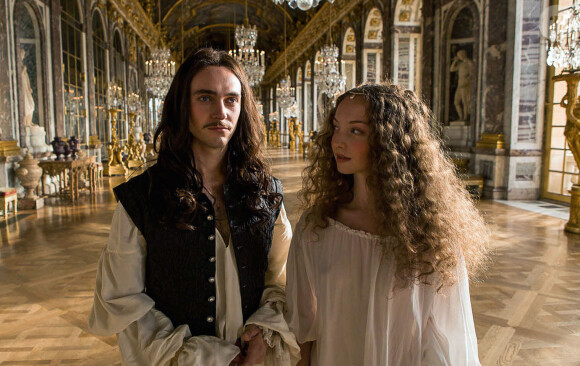 George Blagden en Louis XIV dans la série "Versailles", en novembre 2015 sur Canal+.