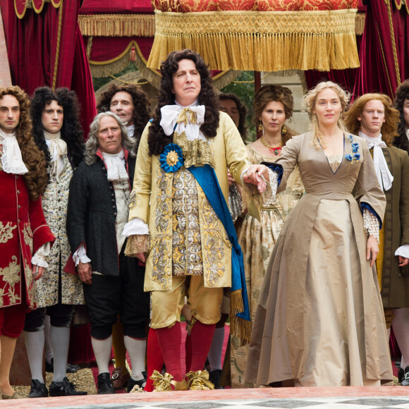 Alan Rickman, dans le rôle de Louis XIV, et Kate Winslet dans "Les jardins du Roi", en 2015.
