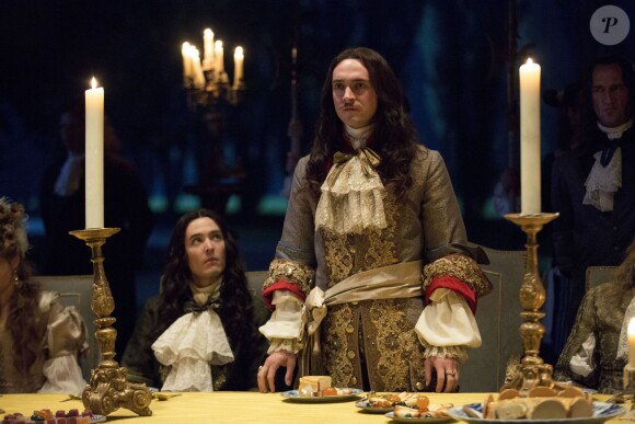 George Blagden en Louis XIV dans la série "Versailles", en novembre 2015 sur Canal+.
