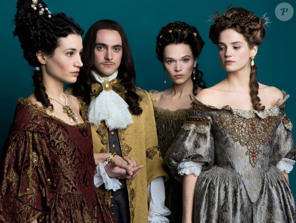 George Blagden en Louis XIV dans la série "Versailles", en novembre 2015 sur Canal+.