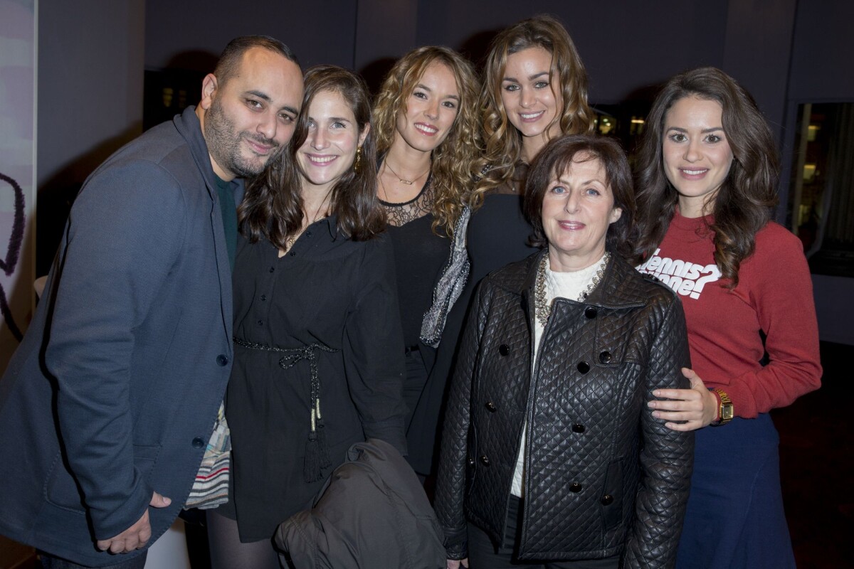 Photo Exclusif Jérôme Commandeur, Alice David, Charlotte Gabris, Elisa Bachir Bey, Valériane Photo Exclusif Jérôme Commandeur, Alice David, Charlotte Gabris, Elisa Bachir Bey, Valériane