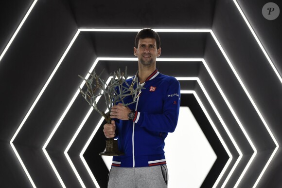 Novak Djokovic, vainqueur du BNP Paribas Masters à l'AccorHotels Arena de Paris, le 8 novembre 2015