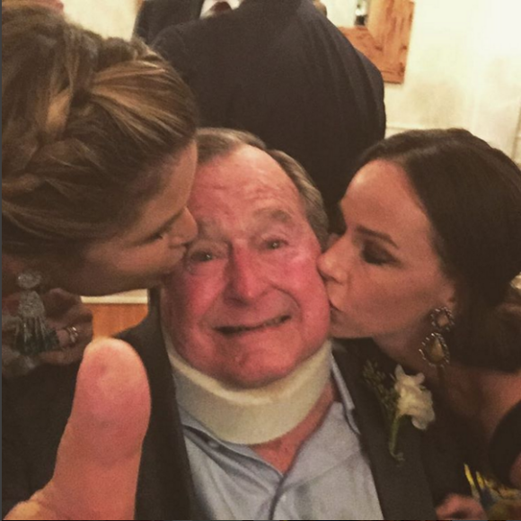 Jenna Bush Hager, sa soeur Barbara Bush et leur grand-père George W.H. Bush - Photo publiée le 23 novembre 2015