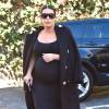 Kim Kardashian enceinte est allée déjeuner au restaurant ‘Nate'n Al Delicatessen' à Beverly Hills, le 5 novembre 2015