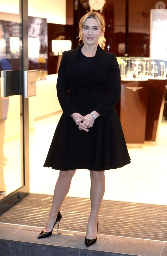 Kate Winslet assiste à l'inauguration de la première boutique de la marque Longines à Londres, au 411 Oxford Street. Le 24 novembre 2015.
