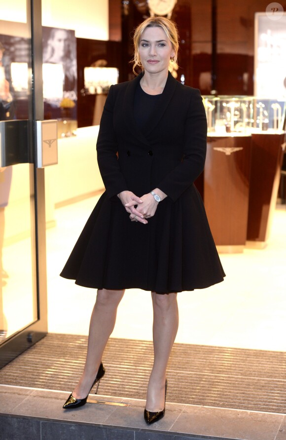 Kate Winslet assiste à l'inauguration de la première boutique de la marque Longines à Londres, au 411 Oxford Street. Le 24 novembre 2015.