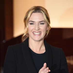 Kate Winslet assiste à l'inauguration de la première boutique de la marque Longines à Londres, au 411 Oxford Street. Le 24 novembre 2015.