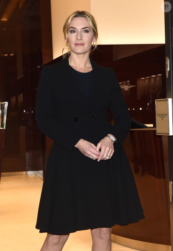 Kate Winslet assiste à l'inauguration de la première boutique de la marque Longines à Londres, au 411 Oxford Street. Le 24 novembre 2015.