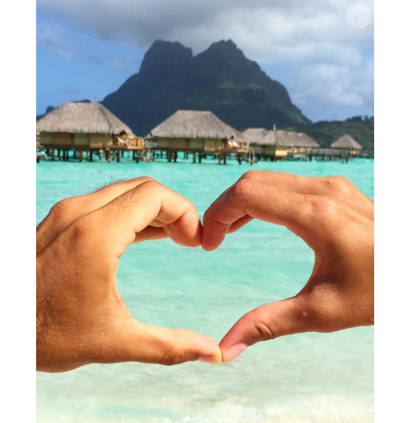 Marine Lorphelin passe un week-end de rêve à Bora Bora avec son amoureux. Novembre 2015.