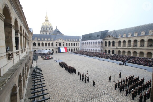 Hommage aux victimes des attentats de Paris, Cour d'Honneur de l'Hôtel national des Invalides le 27 novembre 2015.