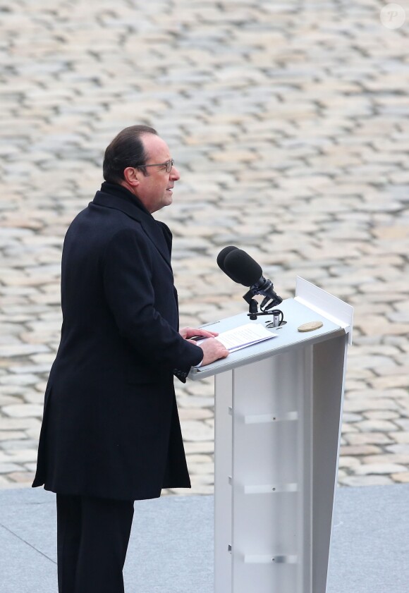 François Hollande - Hommage national aux victimes des attentats de Paris, Cour d'Honneur de l'Hôtel national des Invalides le 27 novembre 2015.