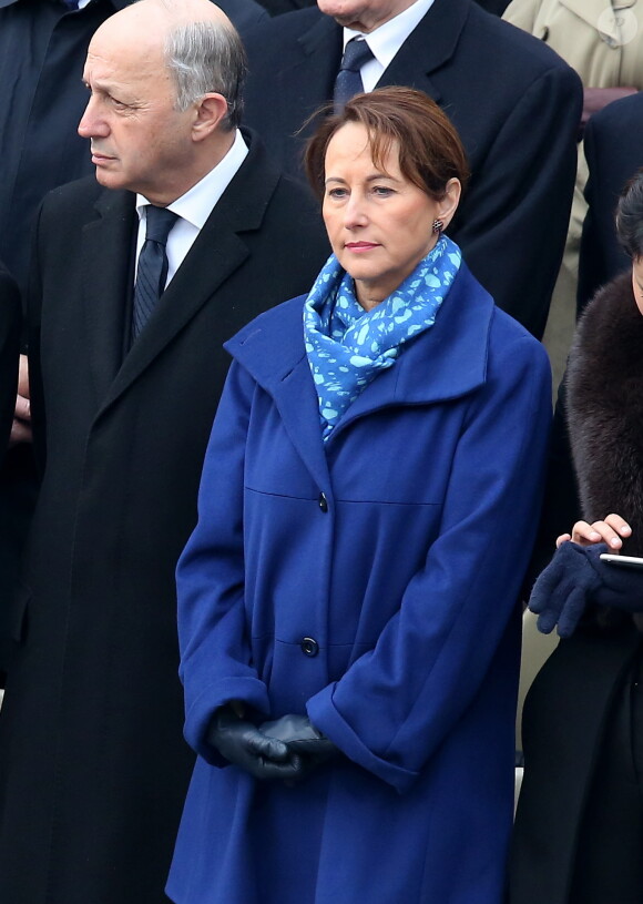 Laurent Fabius et Ségolène Royal - Hommage national aux victimes des attentats de Paris, Cour d'Honneur de l'Hôtel national des Invalides le 27 novembre 2015.