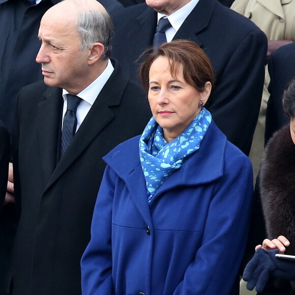 Laurent Fabius et Ségolène Royal - Hommage national aux victimes des attentats de Paris, Cour d'Honneur de l'Hôtel national des Invalides le 27 novembre 2015.