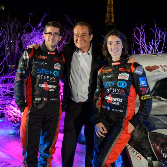 Jean-Pierre Pernaut et son fils Olivier Pernaut au côté de Margot Laffite lors de la présentation de la nouvelle voiture du prochain Trophée Andros de l'équipe à Paris le 26 novembre 2015, sur un bateau-mouche © Lionel Urman