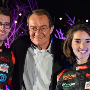 Jean-Pierre Pernaut et son fils Olivier Pernaut au côté de Margot Laffite lors de la présentation de la nouvelle voiture du prochain Trophée Andros de l'équipe à Paris le 26 novembre 2015, sur un bateau-mouche © Lionel Urman