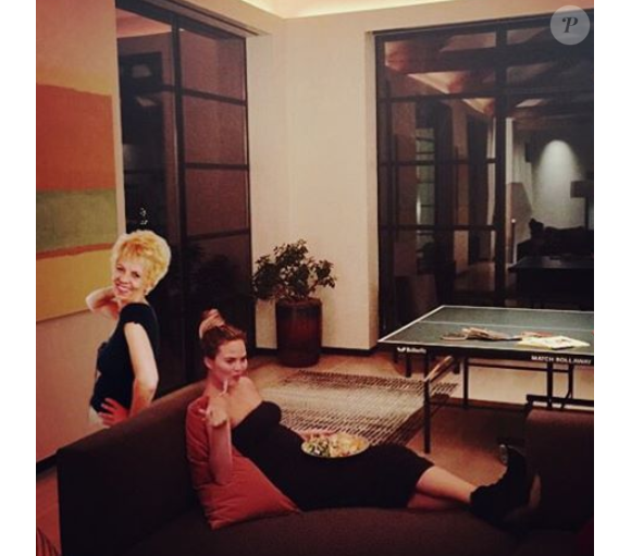 Chrissy Teigen se régale pour Thanksgiving / photo postée sur Instagram à la fin du mois de novembre 2015.