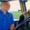 Christophe dans son tracteur, dans L'amour est dans le pré - Seconde chance, le lundi 30 novembre 2015 sur M6.