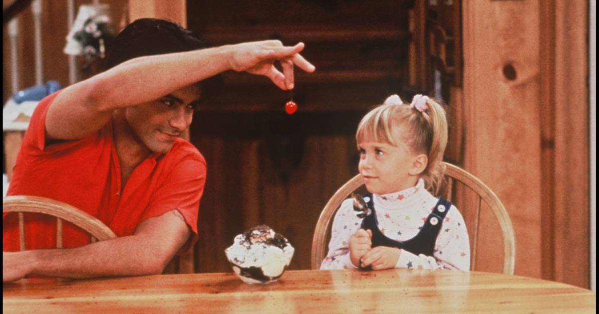 John Stamos et Mary-Kate Olsen dans la série la Fête à la ...