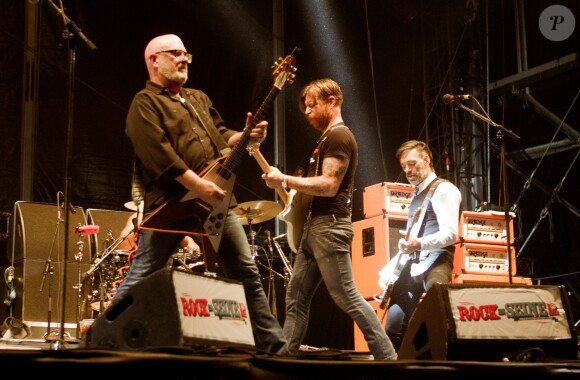 Le groupe Eagles Of Death Metal en concert lors du festival Rock en Seine en Aout 2012.