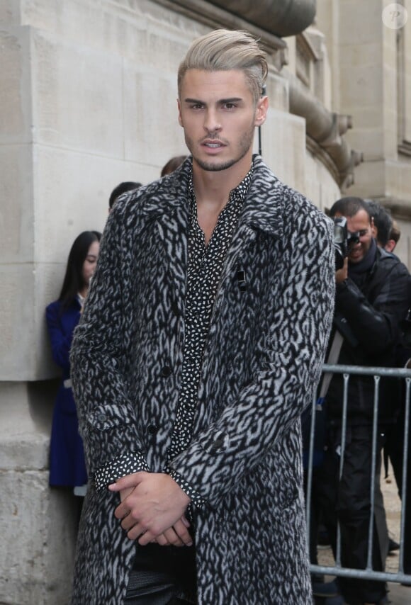 Baptiste Giabiconi au défilé de mode "Chanel", collection prêt-à-porter printemps-été 2016, à Paris. Le 6 octobre 2015