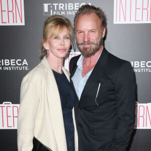 Sting et sa femme Trudie Styler à la première de 'The Intern' au Ziegfeld Theatre à New York, le 21 septembre 2015