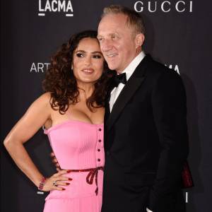 Salma Hayek (habillée en Gucci) et son mari Francois-Henri Pinault lors du Gala "The LACMA 2015 Art+Film" en l'honneur de James Turrell et Alejandro Inarritu à Los Angeles, le 7 novembre 2015.