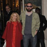 Kylie Minogue à Paris : Escapade avec son jeune chéri et duo avec M. Pokora