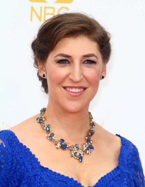Mayim Bialik - La 66ème cérémonie annuelle des Emmy Awards au Nokia Theatre à Los Angeles, le 25 août 2014.