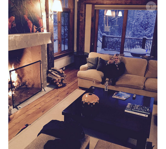 Ashlee Simpson et sa fille Jagger Snow en vacances à Aspen / photo postée sur Instagram au mois de décembre 2015.