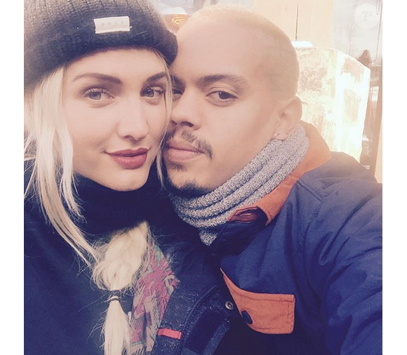 Ashlee Simpson et son mari Evan Ross en vacances à Aspen / photo postée sur Instagram au mois de décembre 2015.