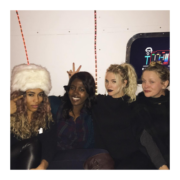 Ashlee Simpson et ses copines en vacances à Aspen / photo postée sur Instagram au mois de décembre 2015.